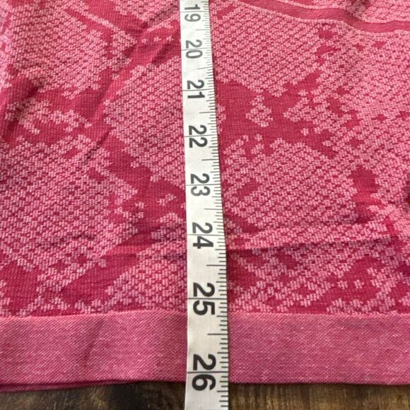 NWT lululemon Swiftly Tech L/S crew snake Pink/Cranberry thumbholes Sz 10 - Picture 13 of 13